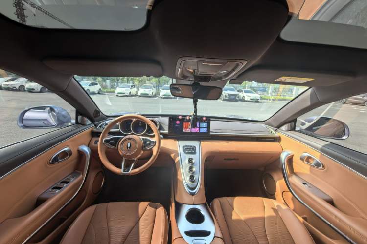 Used ORA Lightning Cat 2022 555 km Luxury Edition Exterior 4