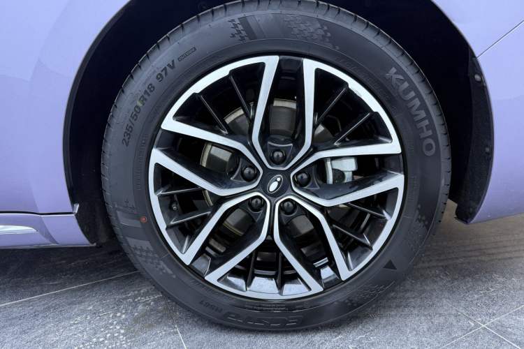 Used ORA Lightning Cat 2022 555 km Luxury Edition Exterior 5