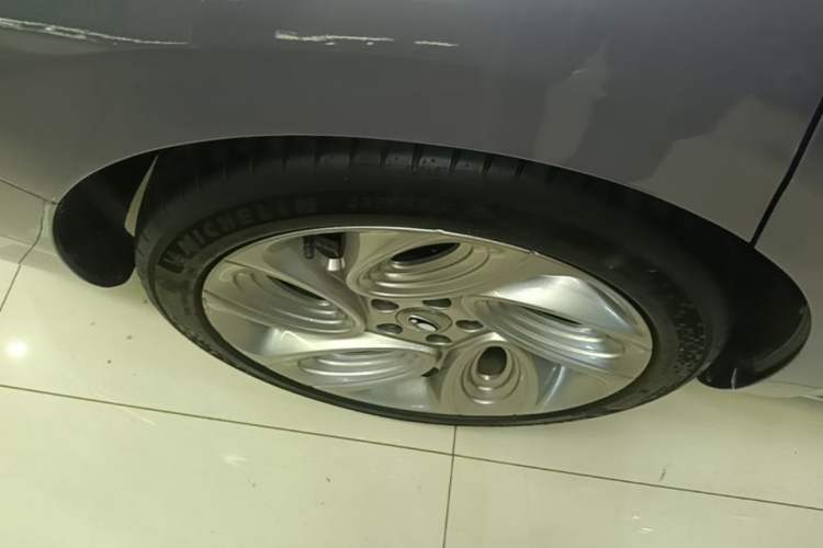 Used ORA Lightning Cat 2022 705 km Long-Range Version Exterior 5