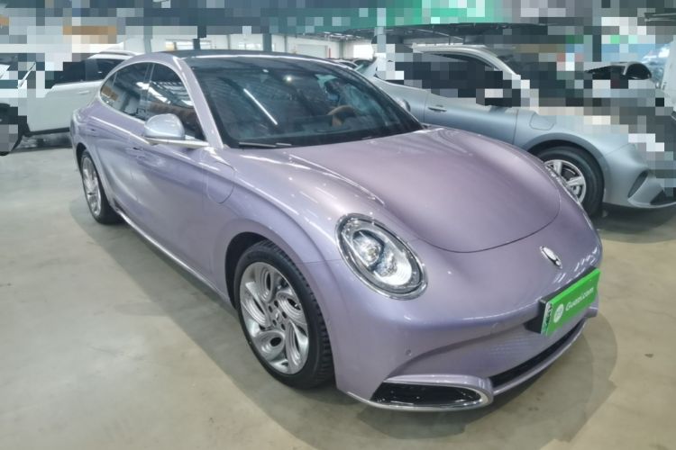 Used ORA Lightning Cat 2022 555 km Luxury Edition Front Right 45 Deg