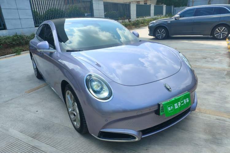 Used ORA Lightning Cat 2022 555 km Luxury Edition Front Right 45 Deg