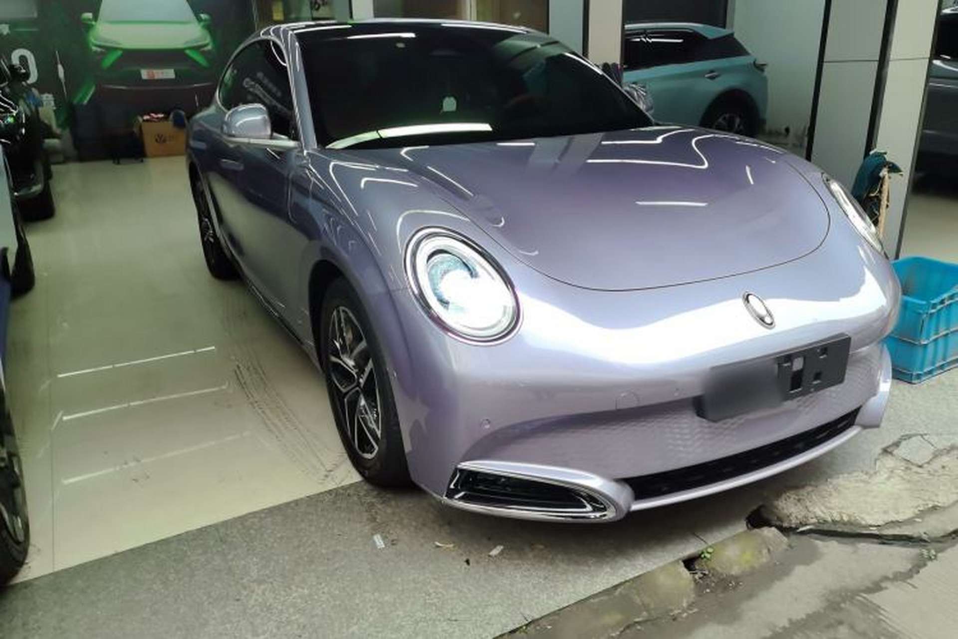 Used ORA Lightning Cat 2022 555 km Luxury Edition Front Right 45 Deg