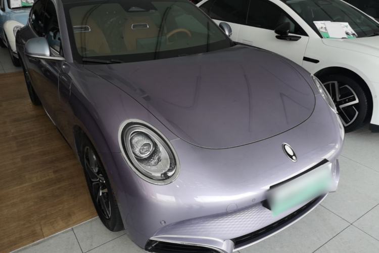 Used ORA Lightning Cat 2022 555 km Luxury Edition Front Right 45 Deg