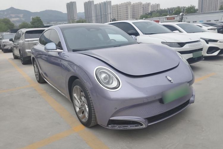Used ORA Lightning Cat 2022 555 km Luxury Edition Front Right 45 Deg