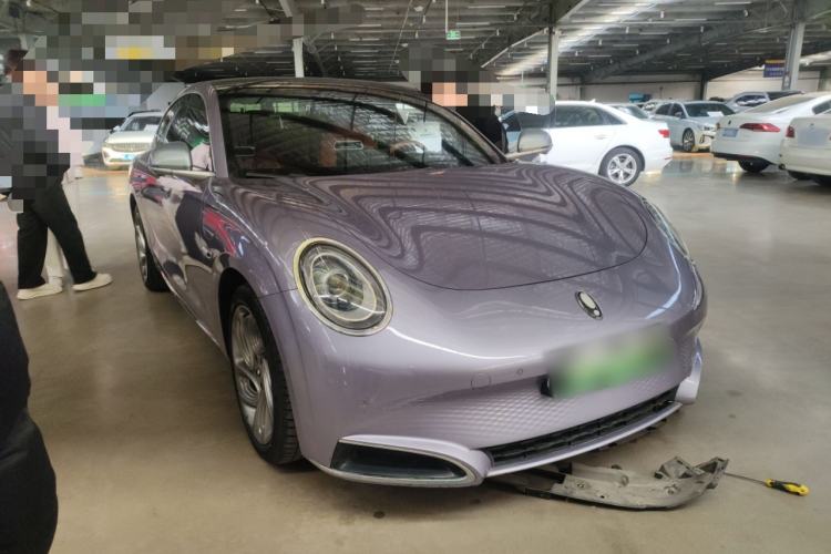 Used ORA Lightning Cat 2022 600 km All-Wheel Drive High-Performance Version Front Right 45 Deg