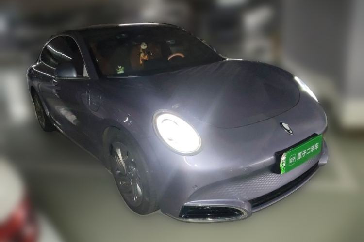Used ORA Lightning Cat 2022 555 km Luxury Edition Front Right 45 Deg