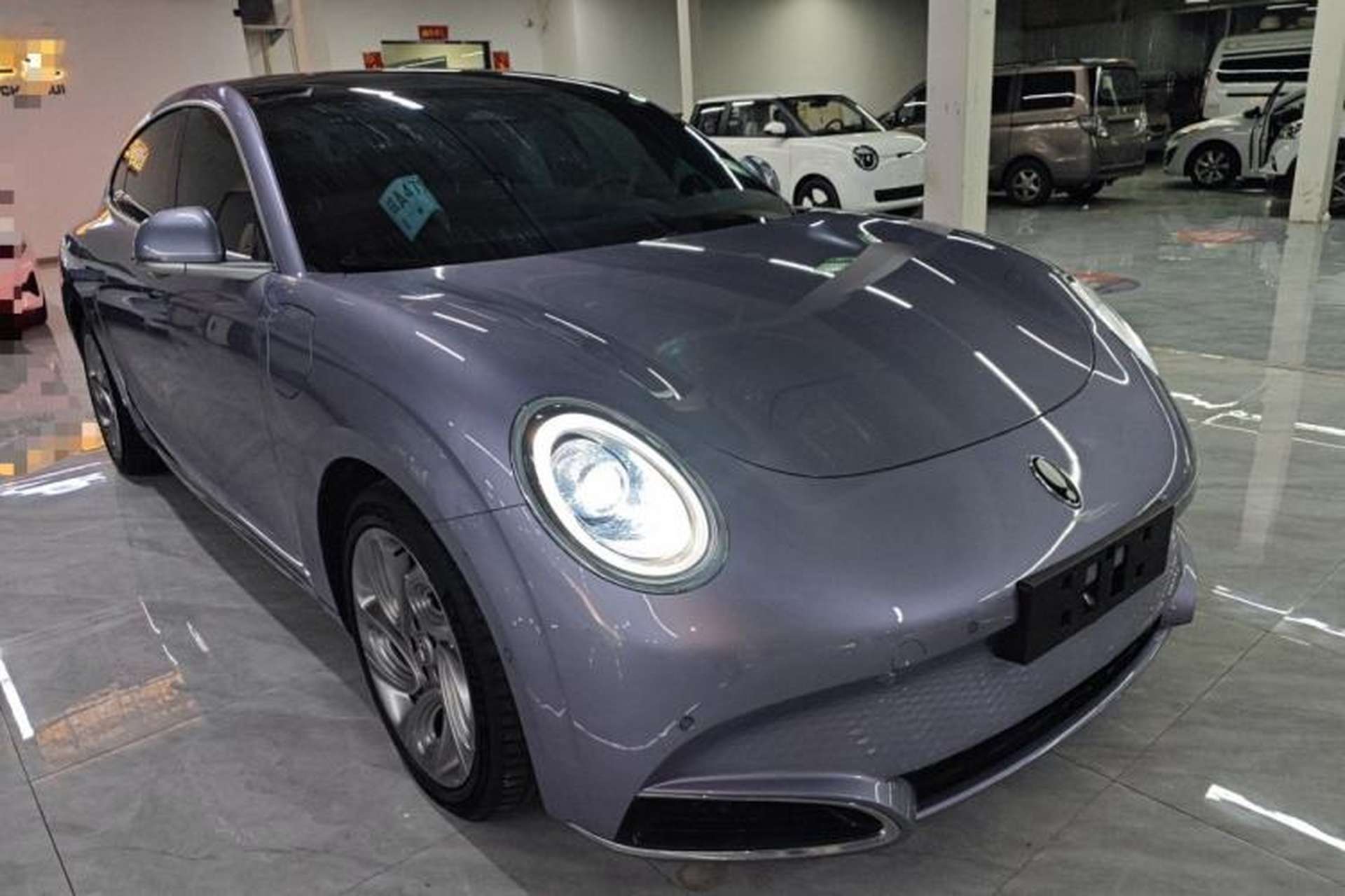 Used ORA Lightning Cat 2022 555 km Luxury Edition Front Right 45 Deg