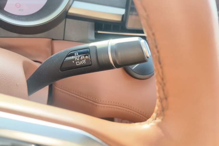 Used ORA Lightning Cat 2022 555 km Luxury Edition Gear Lever