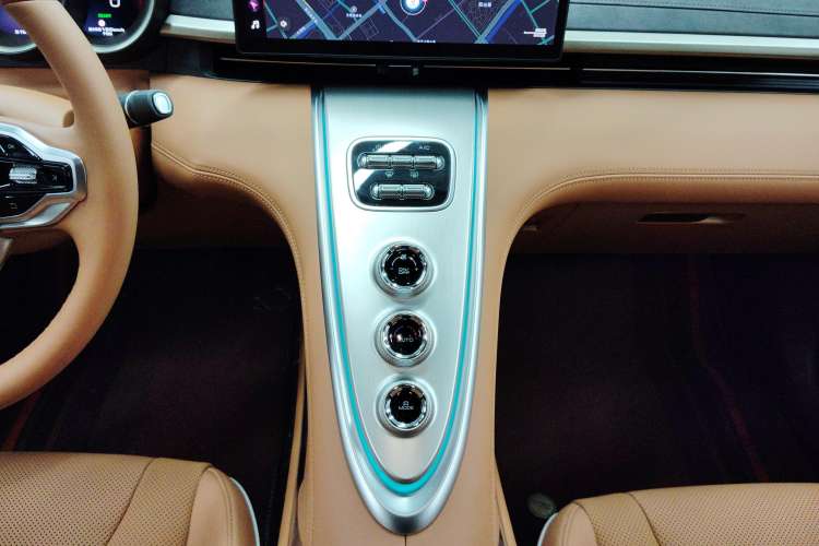 Used ORA Lightning Cat 2022 555 km Luxury Edition Gear Lever