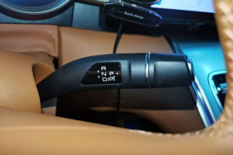 Used ORA Lightning Cat 2022 555 km Luxury Edition Gear Lever