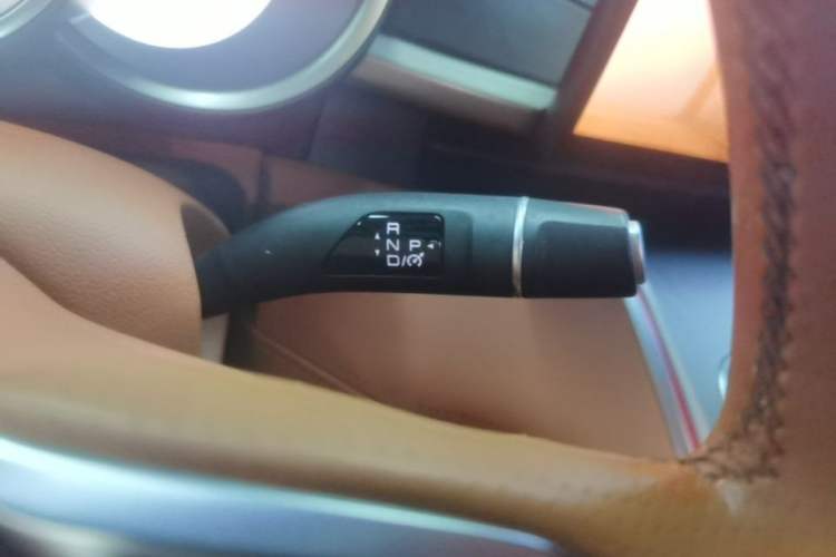 Used ORA Lightning Cat 2022 555 km Luxury Edition Gear Lever
