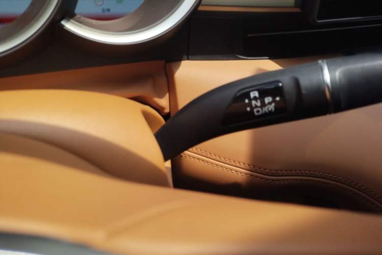 Used ORA Lightning Cat 2022 555 km Luxury Edition Gear Lever