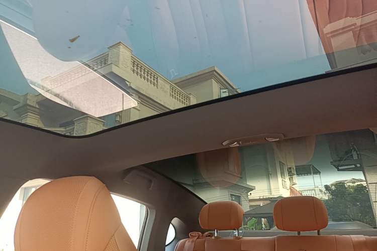 Used ORA Lightning Cat 2022 555 km Luxury Edition Headliner