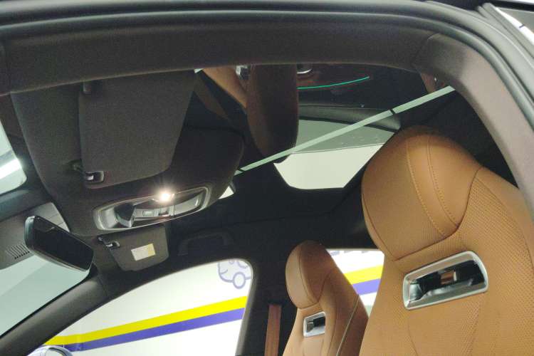 Used ORA Lightning Cat 2022 555 km Luxury Edition Headliner