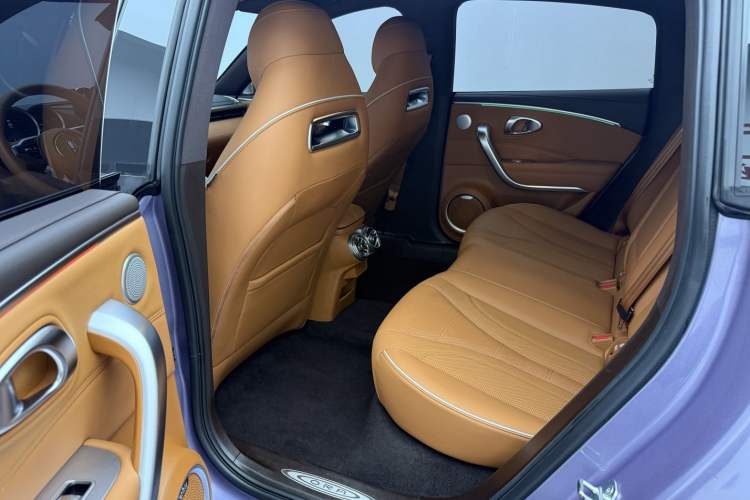 Used ORA Lightning Cat 2022 555 km Luxury Edition Headliner