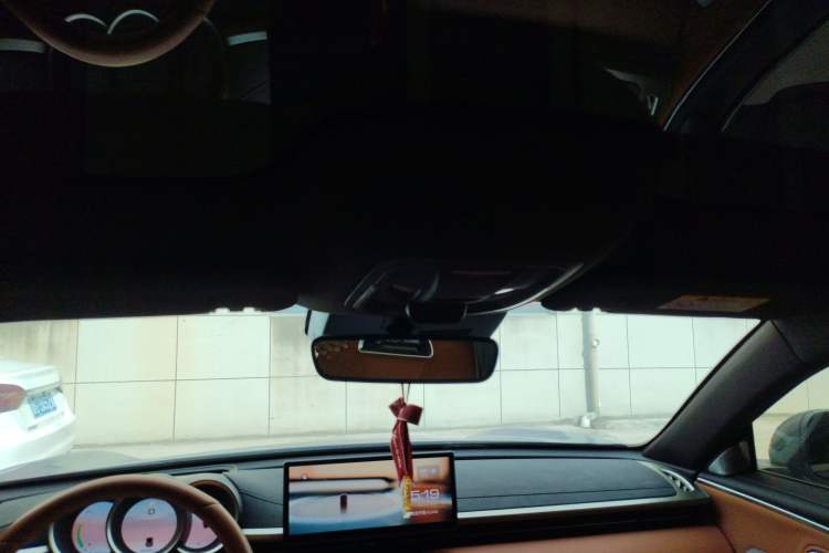 Used ORA Lightning Cat 2022 555 km Luxury Edition Headliner