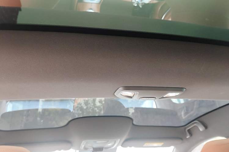 Used ORA Lightning Cat 2022 555 km Luxury Edition Headliner