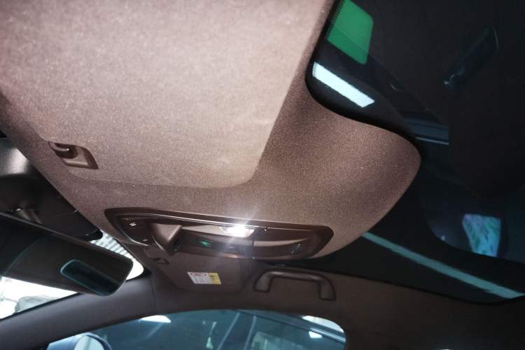 Used ORA Lightning Cat 2022 555 km Luxury Edition Headliner