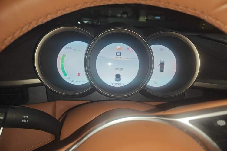 Used ORA Lightning Cat 2022 555 km Luxury Edition Instrument Cluster