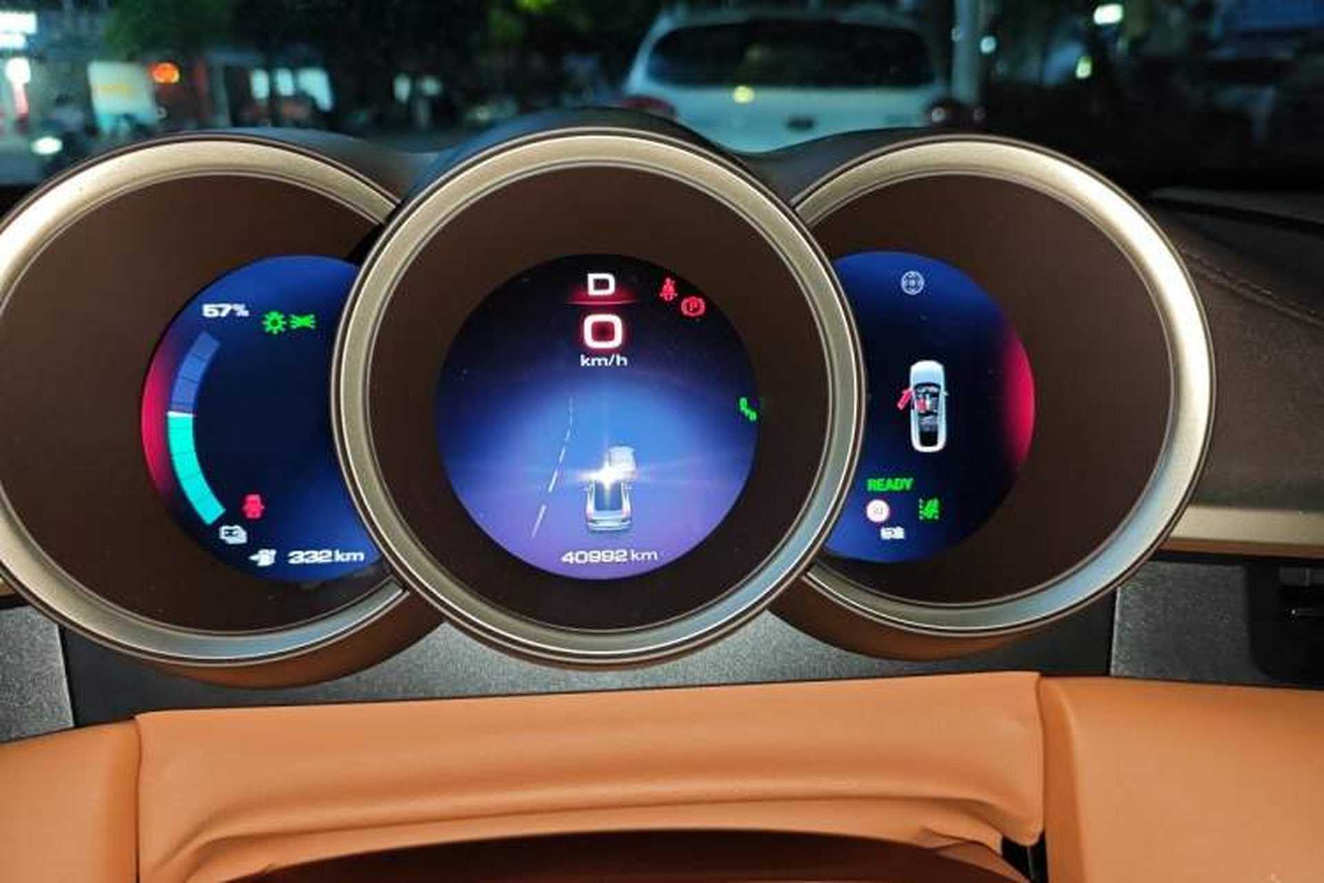 Used ORA Lightning Cat 2022 555 km Luxury Edition Instrument Cluster