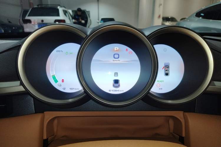 Used ORA Lightning Cat 2022 555 km Luxury Edition Instrument Cluster