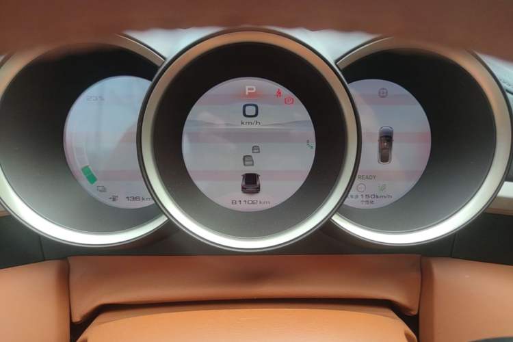Used ORA Lightning Cat 2022 555 km Luxury Edition Instrument Cluster