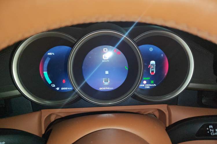 Used ORA Lightning Cat 2022 555 km Luxury Edition Instrument Cluster