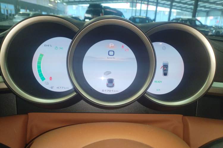 Used ORA Lightning Cat 2022 555 km Luxury Edition Instrument Cluster