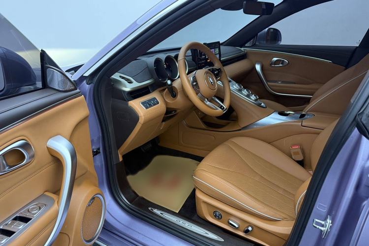 Used ORA Lightning Cat 2022 555 km Luxury Edition Interior 1