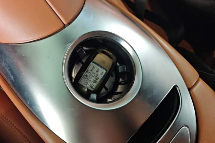 Used ORA Lightning Cat 2022 600 km All-Wheel Drive High-Performance Version Interior 1