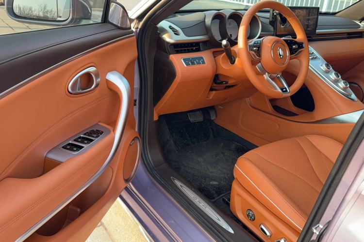 Used ORA Lightning Cat 2022 555 km Luxury Edition Interior 2