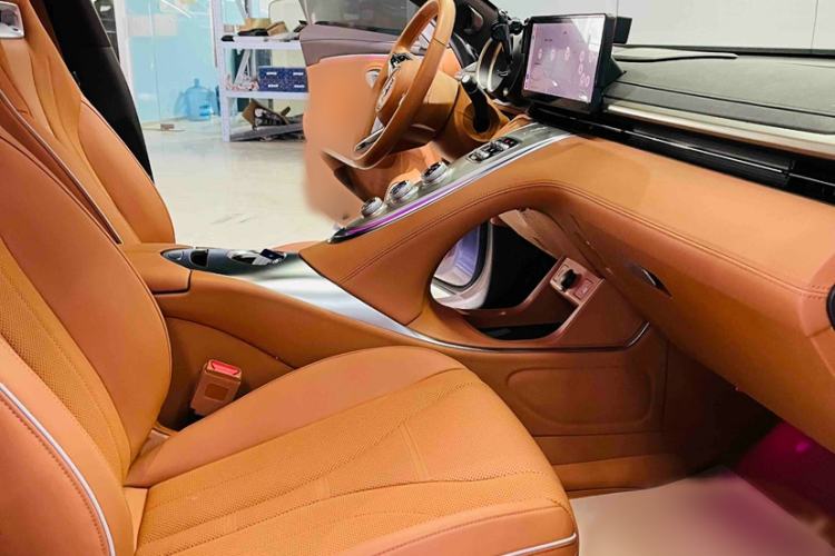 Used ORA Lightning Cat 2022 555 km Luxury Edition Interior 5