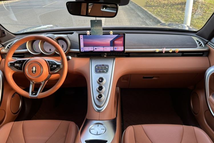 Used ORA Lightning Cat 2022 555 km Luxury Edition Interior 6