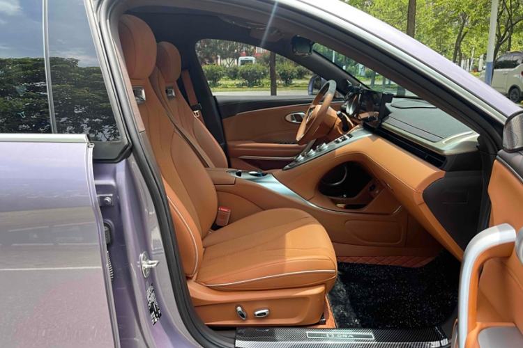 Used ORA Lightning Cat 2022 555 km Luxury Edition Interior 9