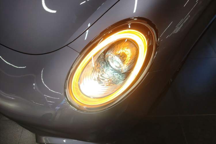 Used ORA Lightning Cat 2022 555 km Luxury Edition Left Front Headlight