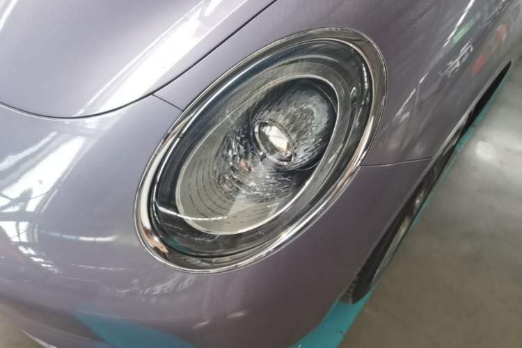 Used ORA Lightning Cat 2022 555 km Luxury Edition Left Front Headlight