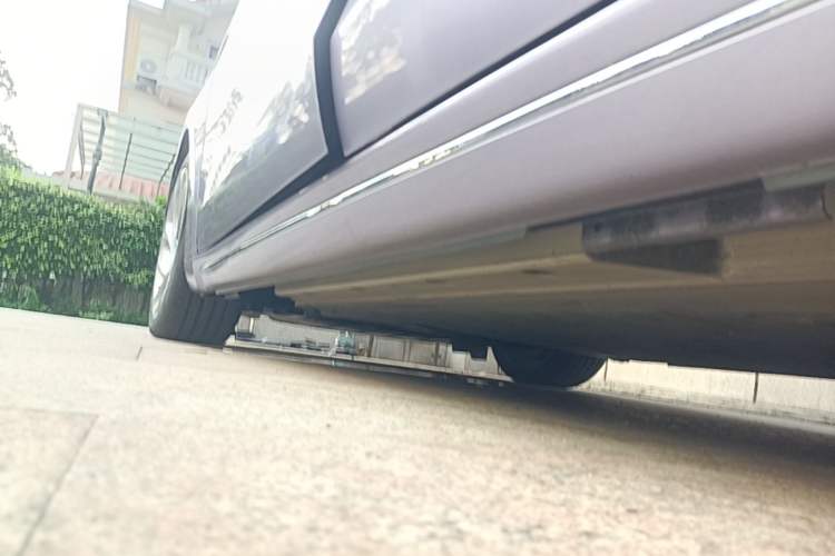 Used ORA Lightning Cat 2022 555 km Luxury Edition Left Side Sill