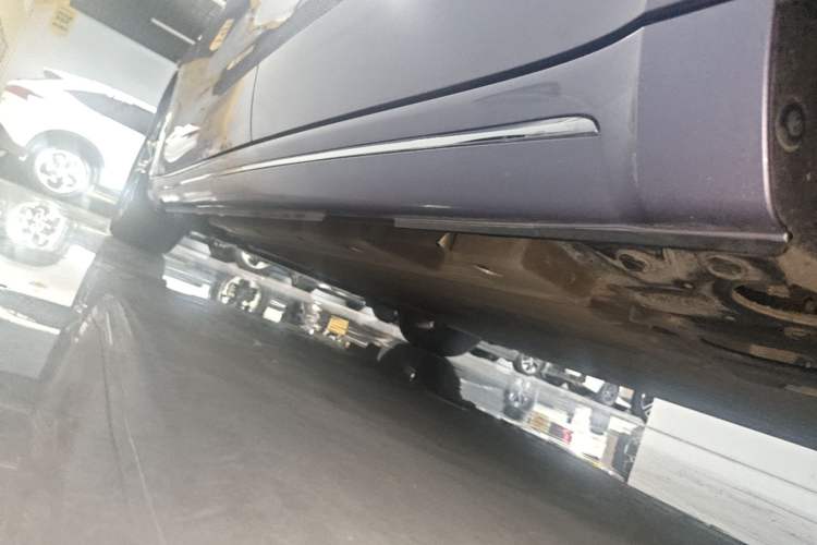 Used ORA Lightning Cat 2022 555 km Luxury Edition Left Side Sill