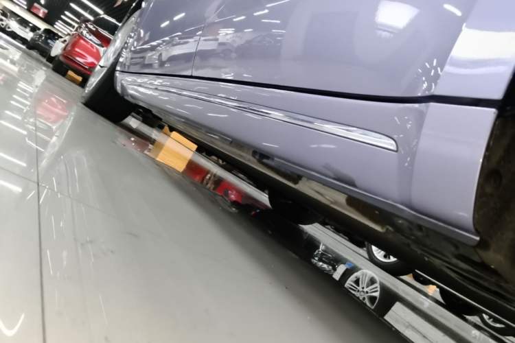 Used ORA Lightning Cat 2022 555 km Luxury Edition Left Side Sill