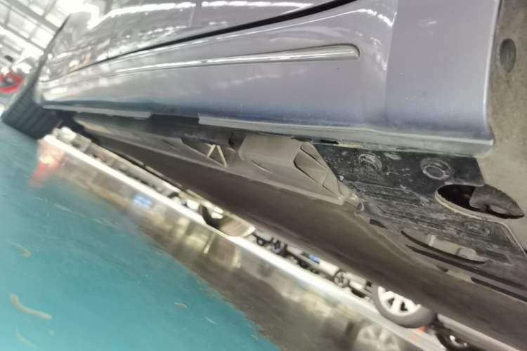 Used ORA Lightning Cat 2022 555 km Luxury Edition Left Side Sill