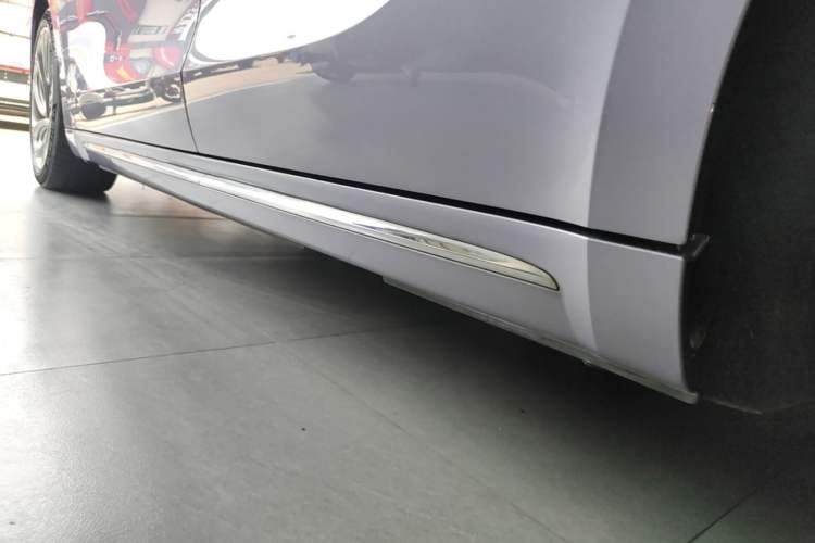 Used ORA Lightning Cat 2022 555 km Luxury Edition Left Side Sill