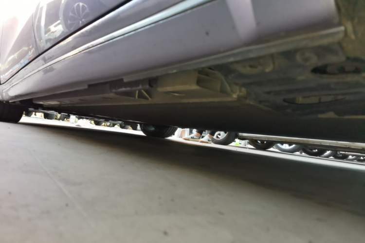 Used ORA Lightning Cat 2022 555 km Luxury Edition Left Side Sill