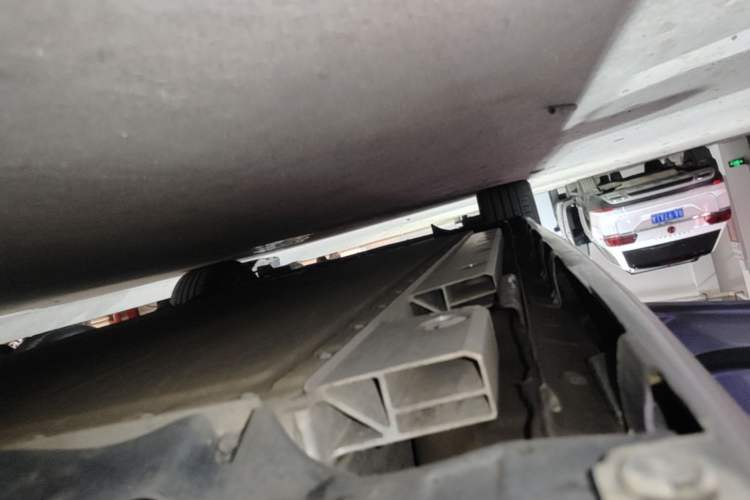 Used ORA Lightning Cat 2022 555 km Luxury Edition Left Side Sill