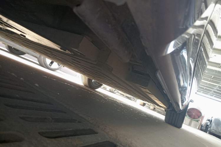 Used ORA Lightning Cat 2022 555 km Luxury Edition Left Side Sill