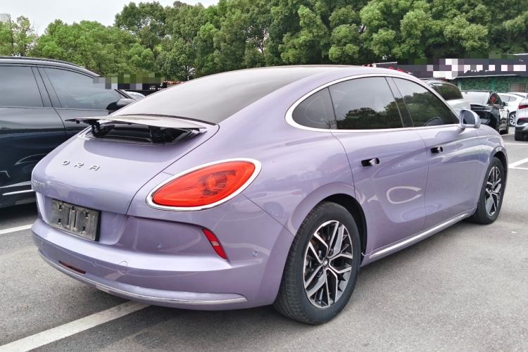 Used ORA Lightning Cat 2022 555 km Luxury Edition Rear Right 45 Deg