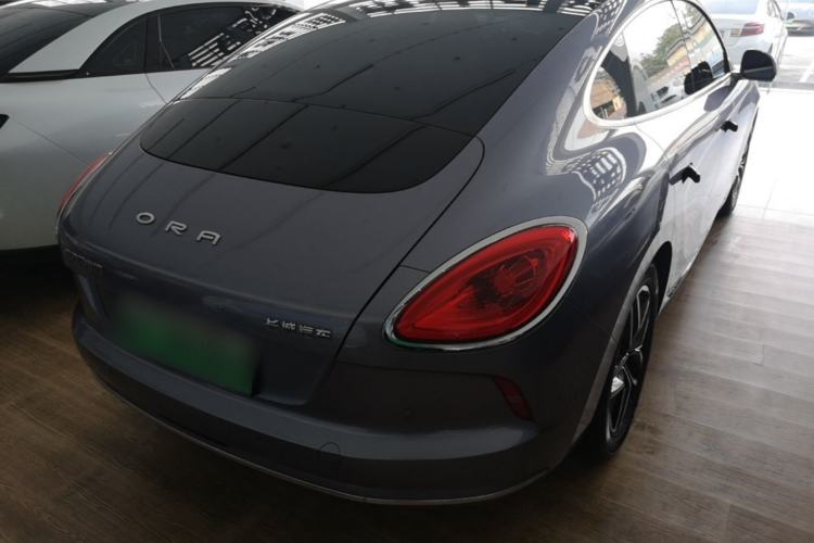 Used ORA Lightning Cat 2022 555 km Luxury Edition Rear Right 45 Deg