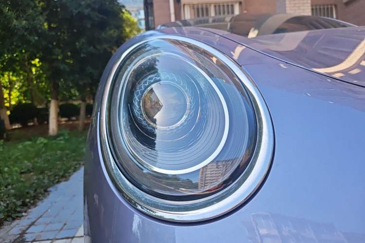 Used ORA Lightning Cat 2022 555 km Luxury Edition Right Front Headlight