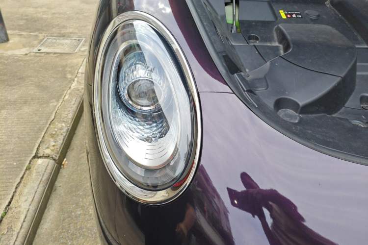 Used ORA Lightning Cat 2022 555 km Luxury Edition Right Front Headlight
