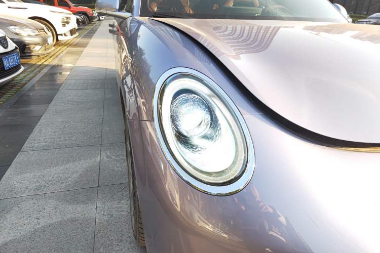 Used ORA Lightning Cat 2022 555 km Luxury Edition Right Front Headlight