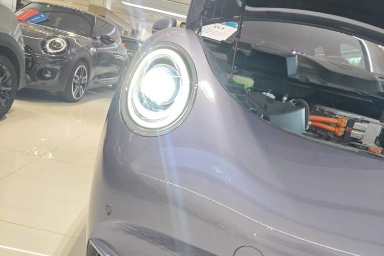 Used ORA Lightning Cat 2022 555 km Luxury Edition Right Front Headlight